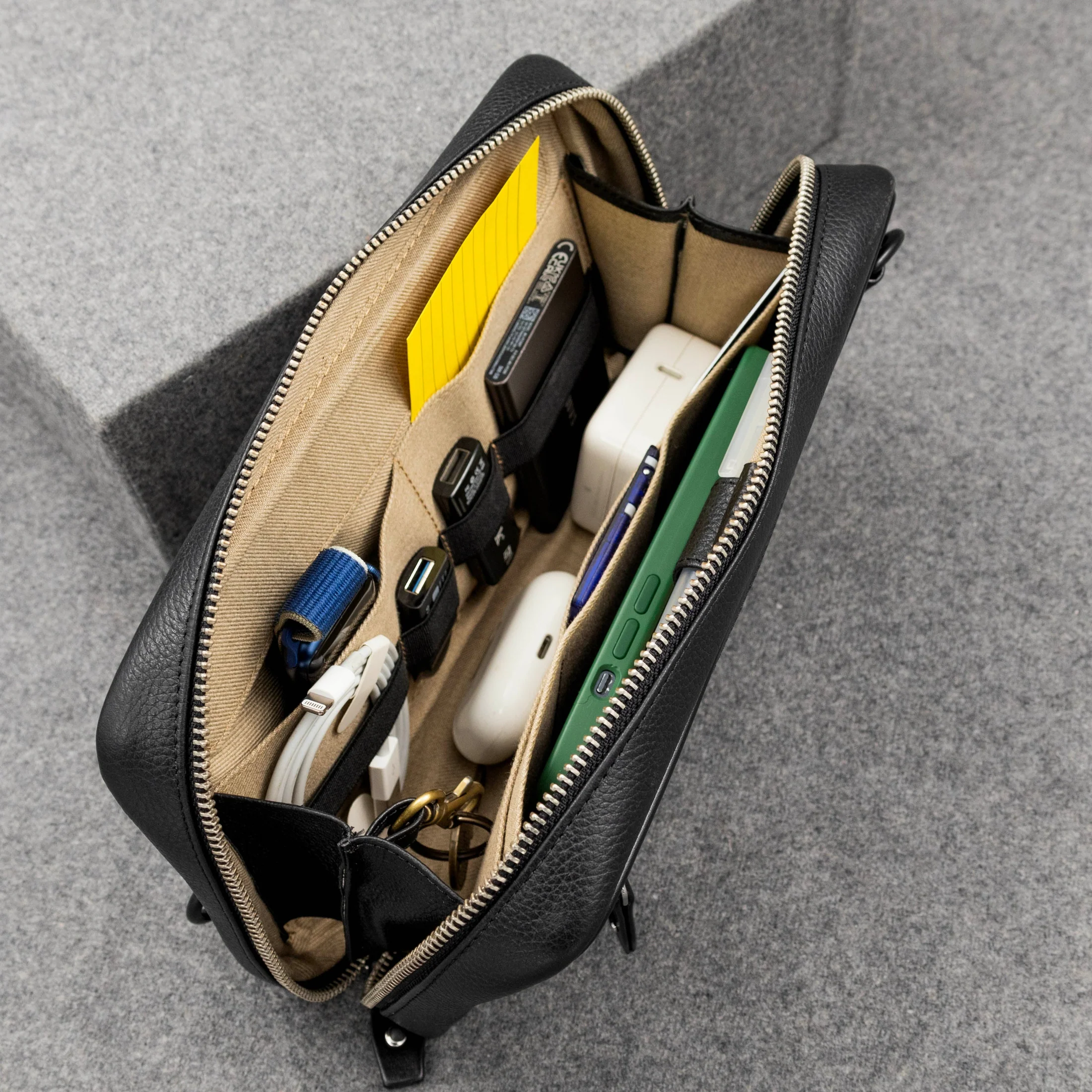 Levivre Premium Leather Travel Organiser - Interior